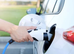 Elektrofahrzeuge an der Ladesäule