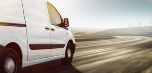 Nutzfahrzeug auf Straße